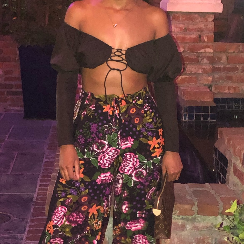 Pretty Little Thing Crop Peasant Top